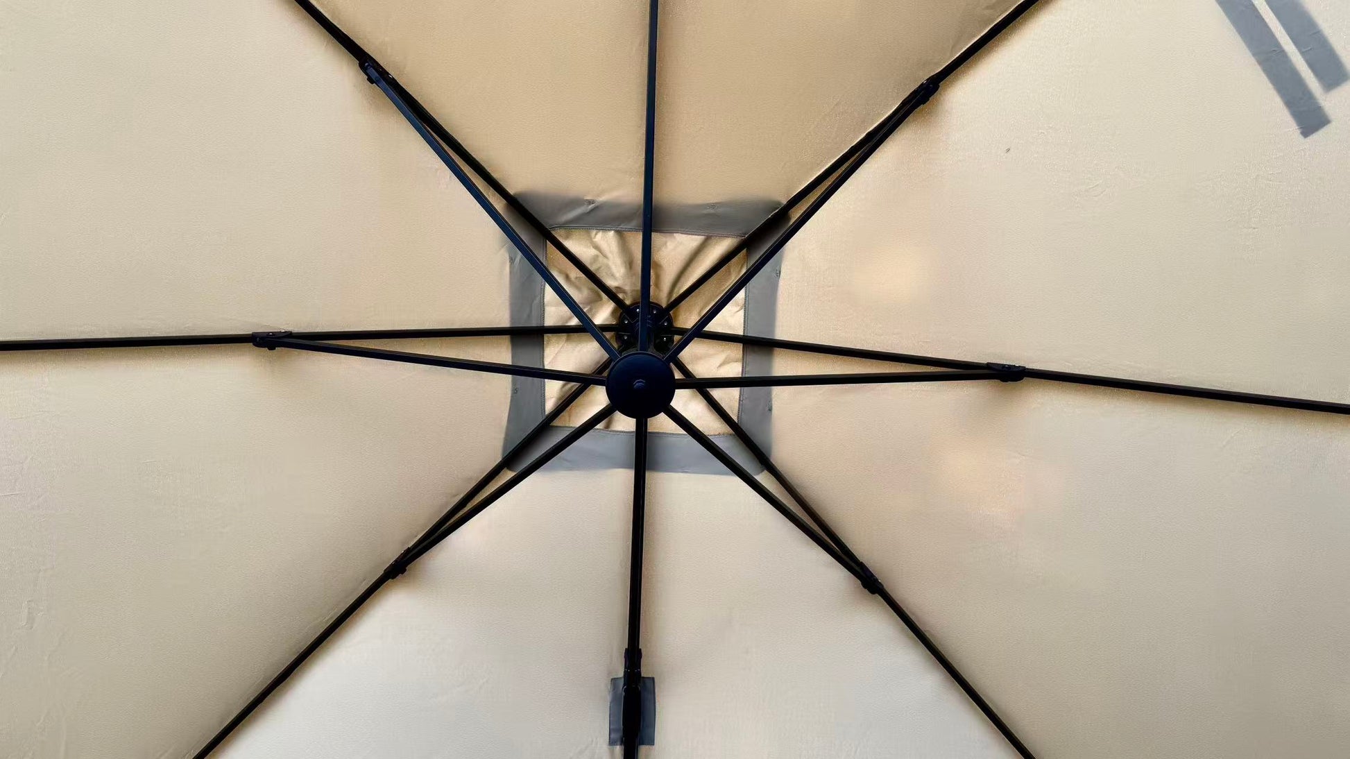 3x3m Ampelschirm mit 360° Drehfunktion – Optimaler Sonnenschutz für Garten & Terrasse