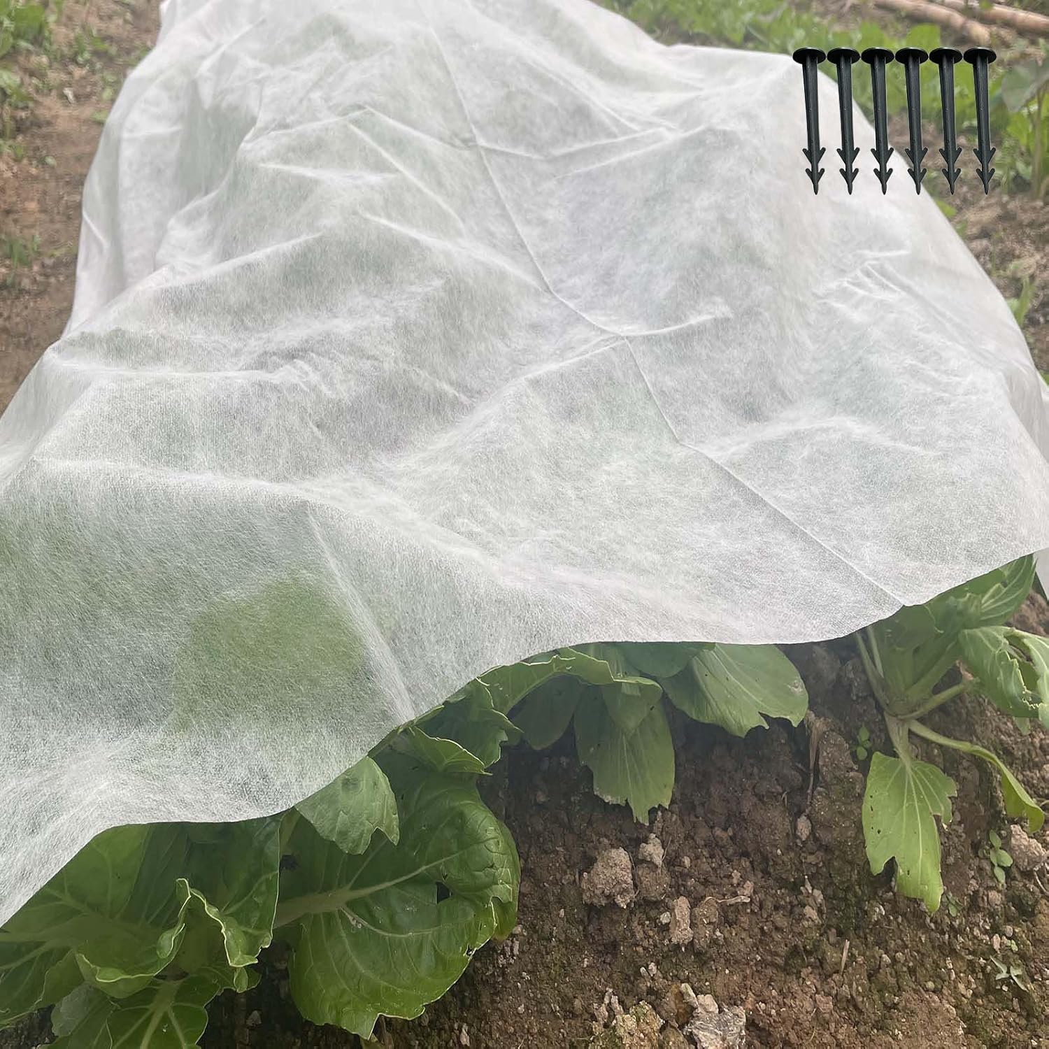 Garten-Vlies 1,5m×10m inkl. 6 Hooks – Frostschutzvlies & Abdeckvlies für Pflanzen, Atmungsaktives Frühbeetvlies für Gemüsebeete
