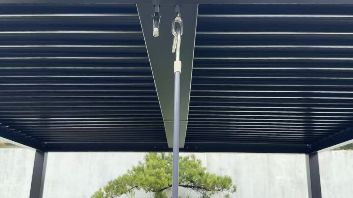 Eleganter Lamellenpavillon 300x300cm aus Aluminium-Eisen mit Verstellbarem Sonnenschutz